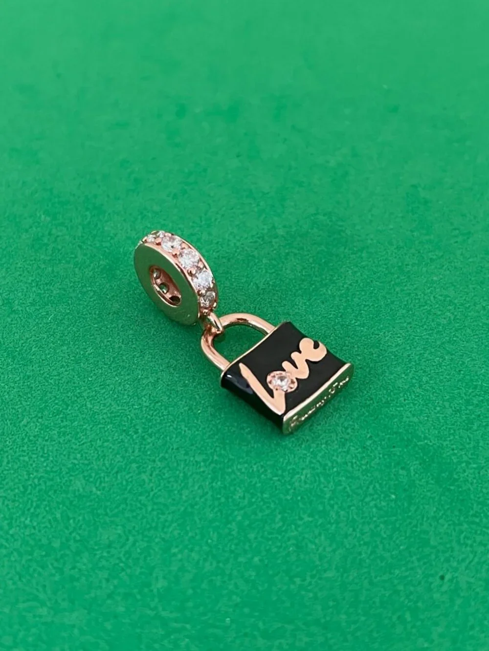 Pandora Love Padlock Dangle Charm | Rose Gold-Plated silver Charm - Picture 4 of 5